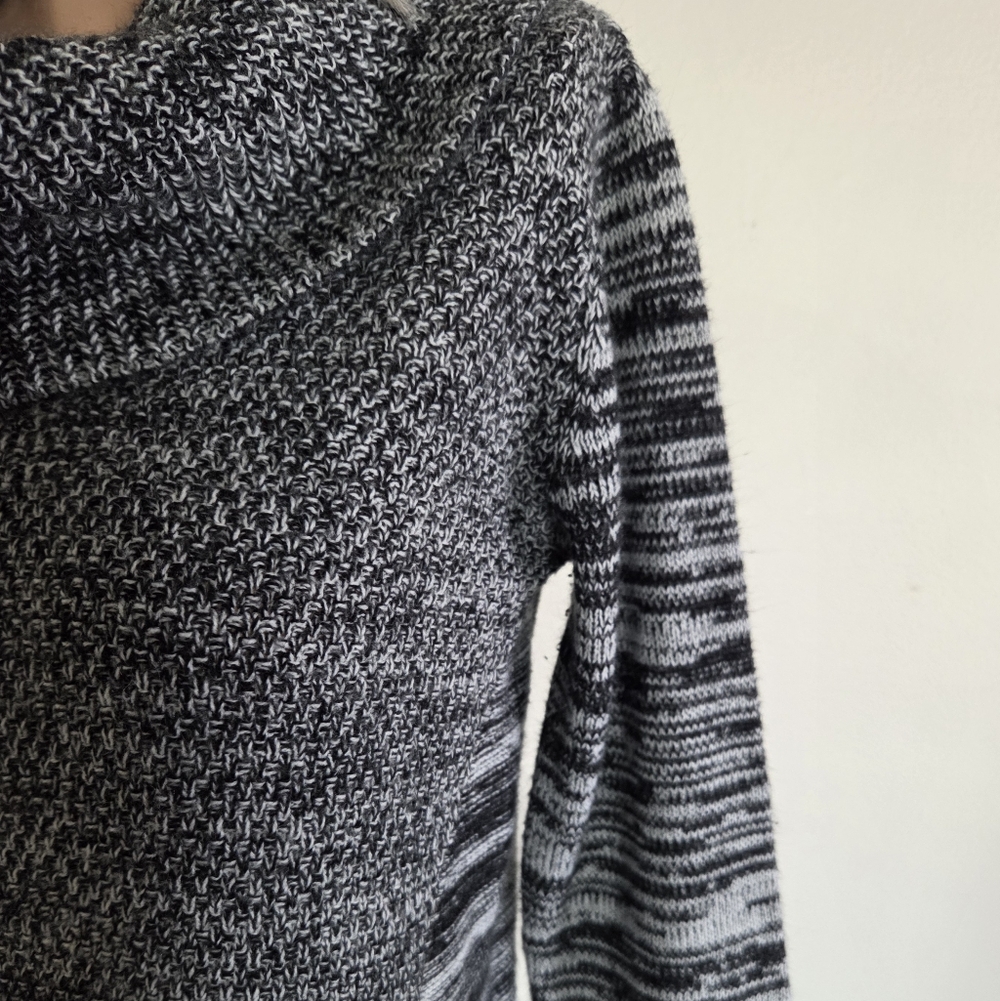SOLD Womens Black & Gray Marbeled Cowl Neck Sweater Size L - Picture 5 of 7